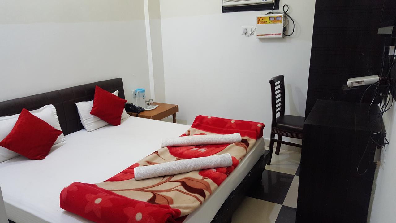 Hotel Ramneek Amritsar Exterior foto