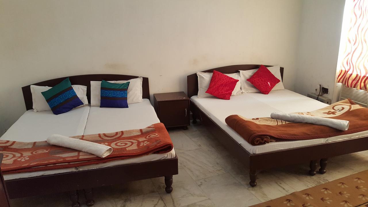 Hotel Ramneek Amritsar Exterior foto
